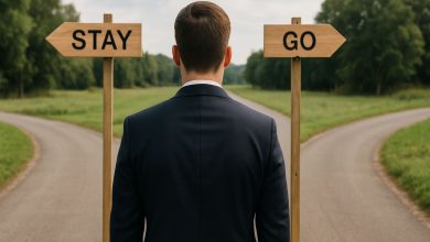 Job Hopping or Loyalty: Choosing the Right Career Move